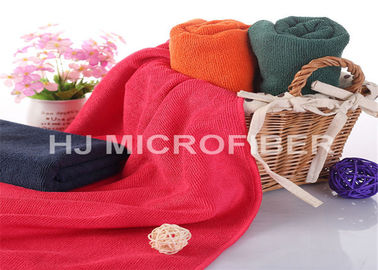 Red Washable Microfiber Body Towels / Absorbent Bath Towels 70 x 140cm
